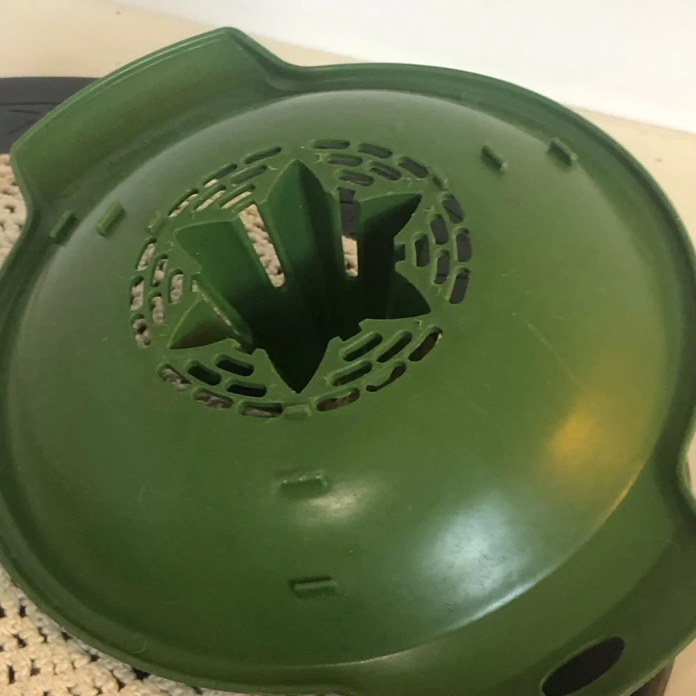 Vintage 1970s Avocado Green Potato Masher & Plastic Over-the-Glass Juicer  USA